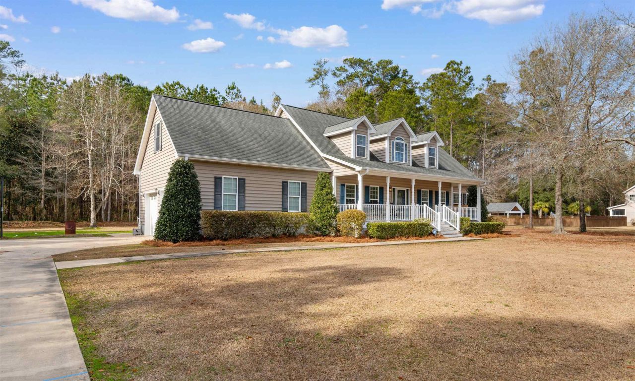 2347 Devine St. Photo 2