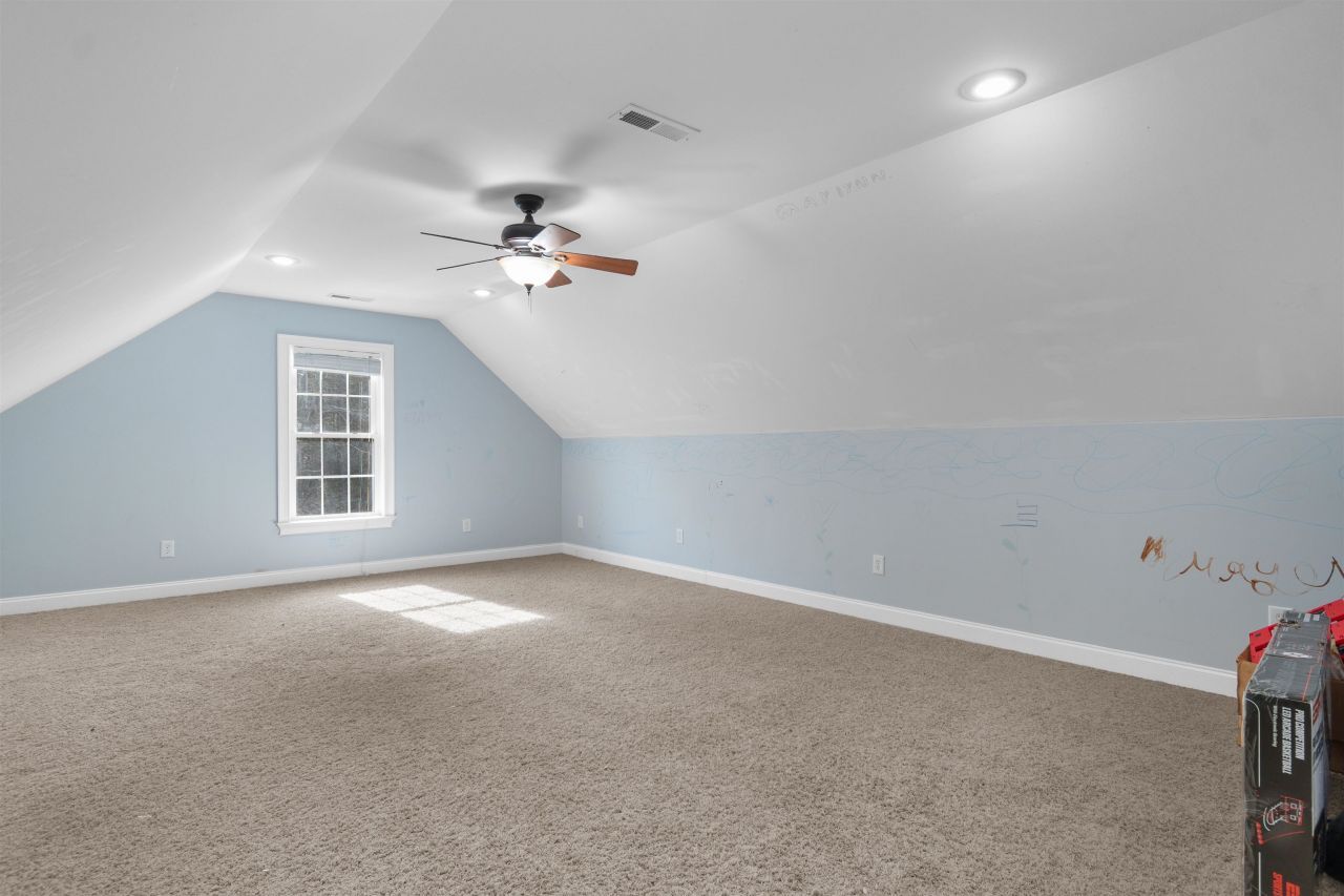 2347 Devine St. Photo 21