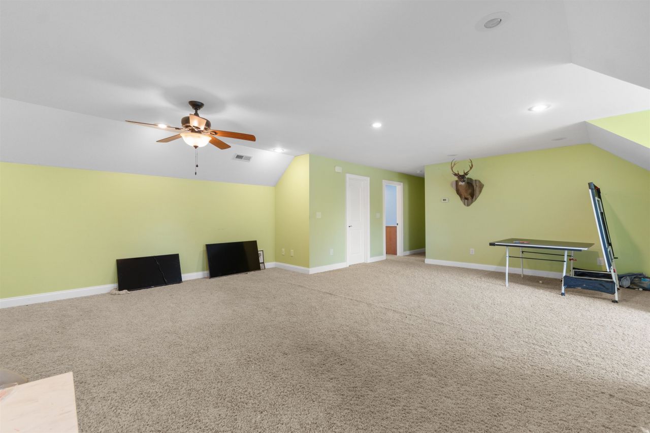 2347 Devine St. Photo 23