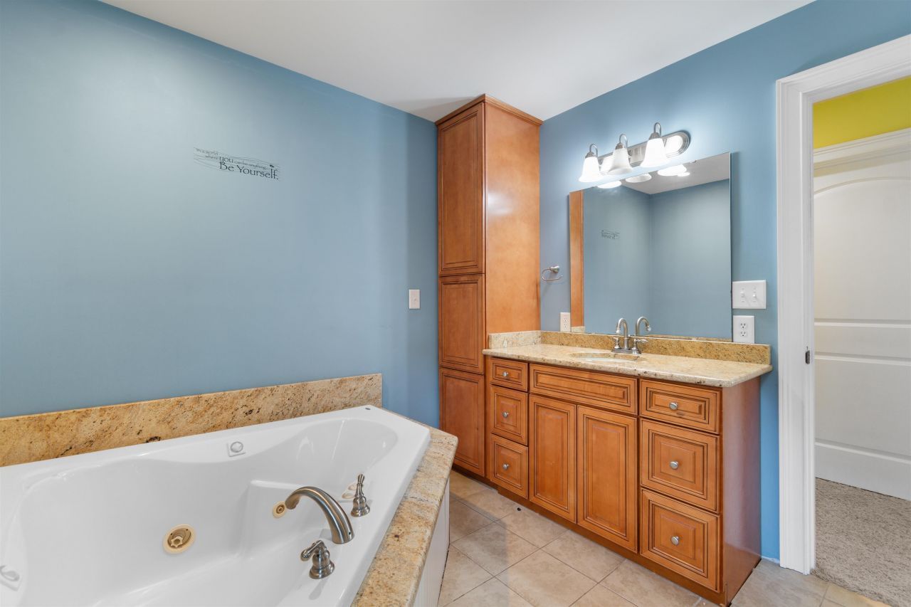 2347 Devine St. Photo 25