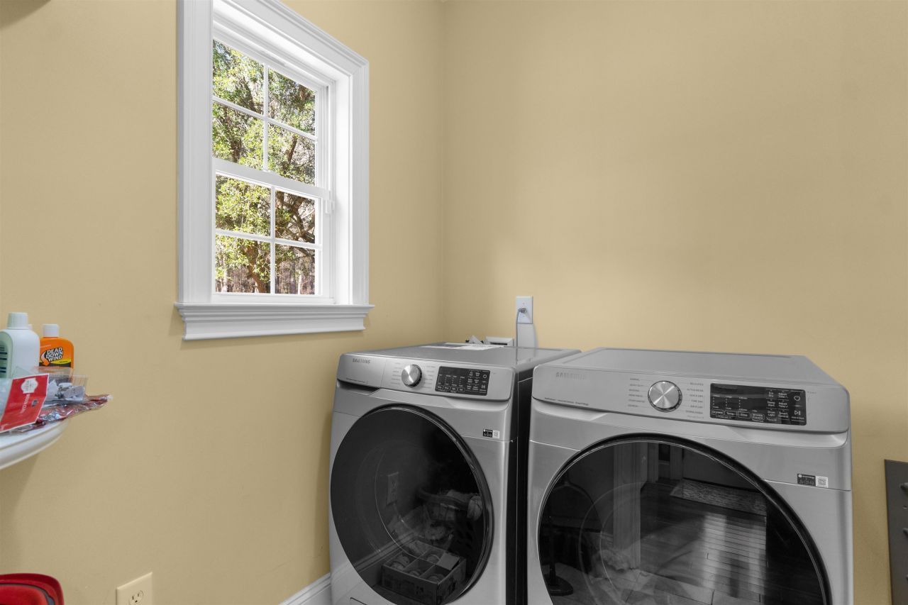 2347 Devine St. Photo 27