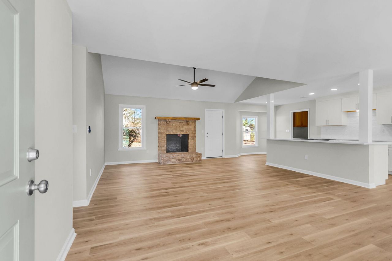 225 Longleaf Road Photo 2