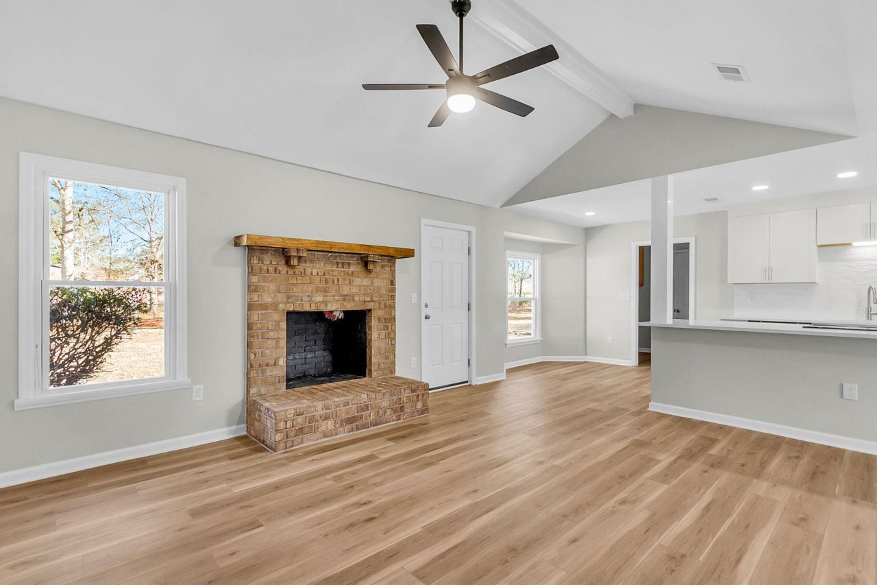 225 Longleaf Road Photo 4