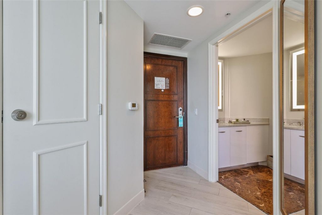 505 N Fort Lauderdale Bch Boulevard, Unit 1702, Fort Lauderdale, FL 33304 Photo