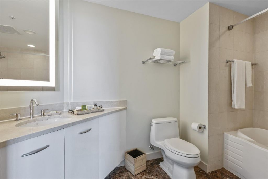 505 N Fort Lauderdale Bch Boulevard, Unit 1702, Fort Lauderdale, FL 33304 Photo