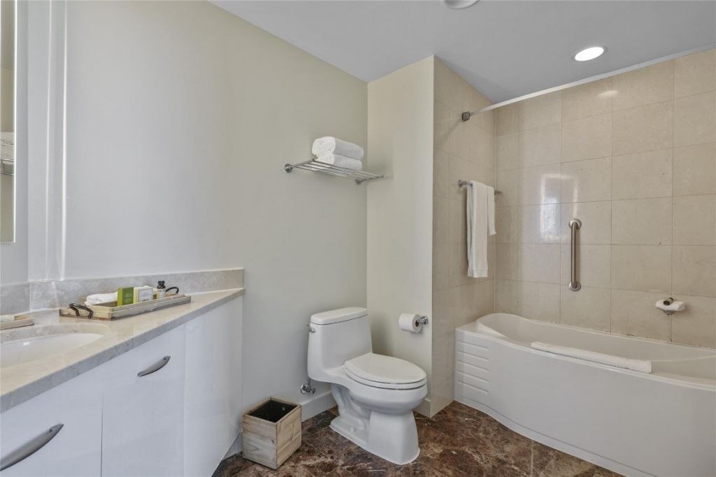 505 N Fort Lauderdale Bch Boulevard, Unit 1702, Fort Lauderdale, FL 33304 Photo