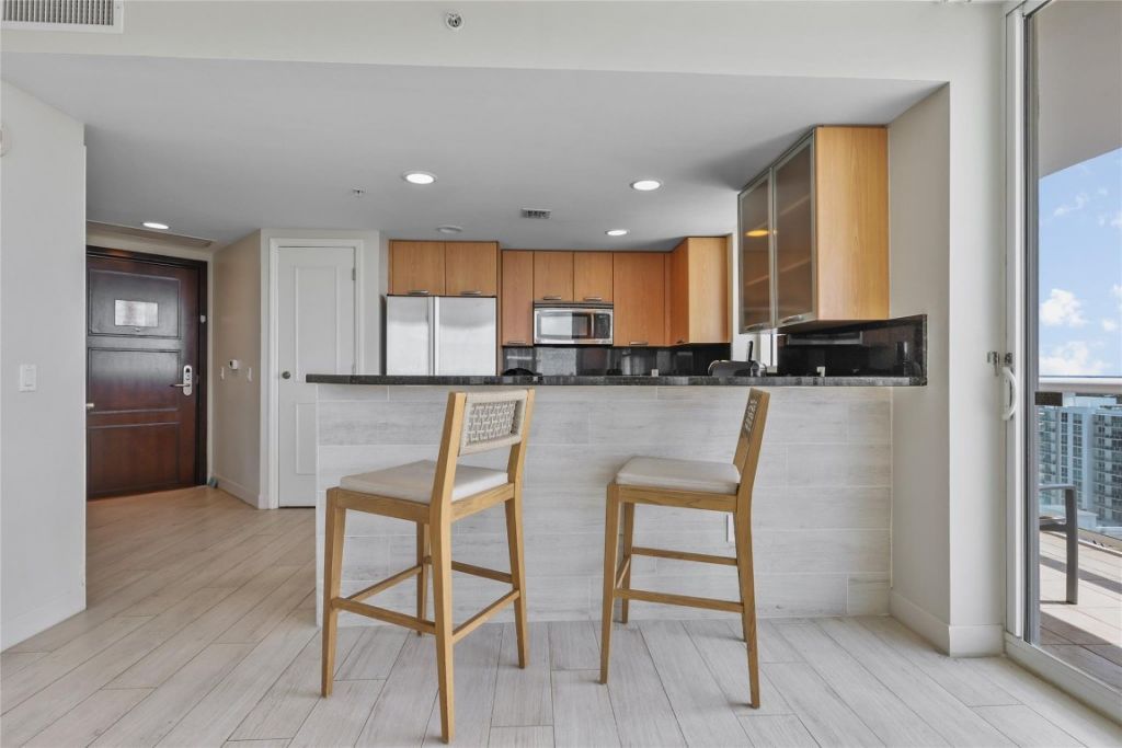 505 N Fort Lauderdale Bch Boulevard, Unit 1702, Fort Lauderdale, FL 33304 Photo