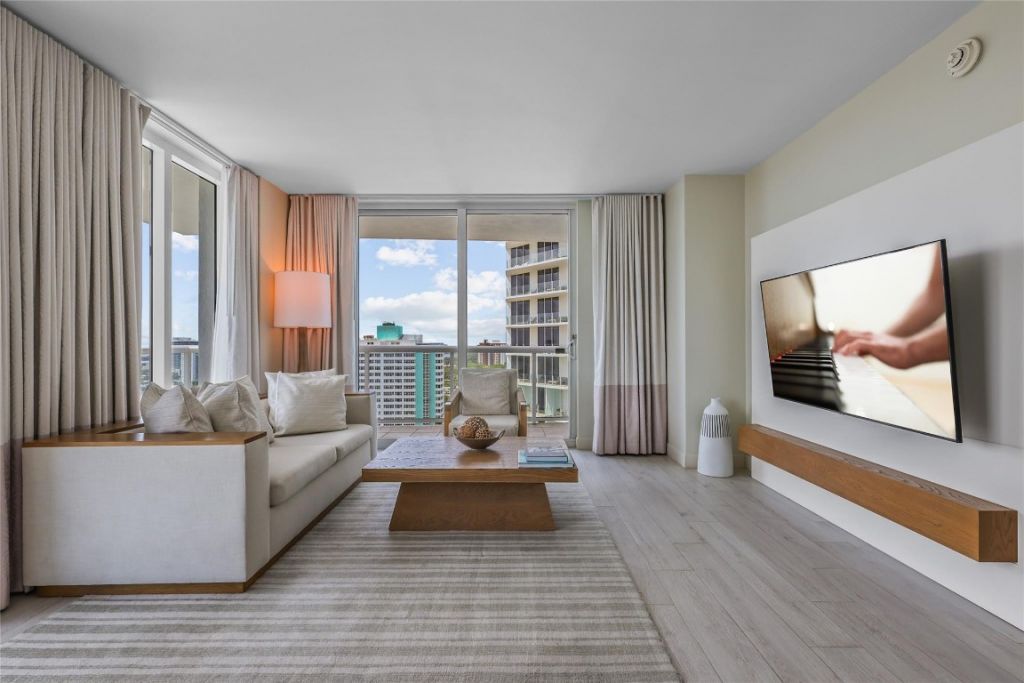 505 N Fort Lauderdale Bch Boulevard, Unit 1702, Fort Lauderdale, FL 33304 Photo