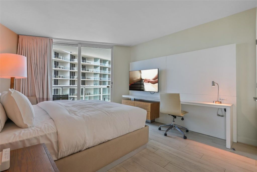 505 N Fort Lauderdale Bch Boulevard, Unit 1702, Fort Lauderdale, FL 33304 Photo