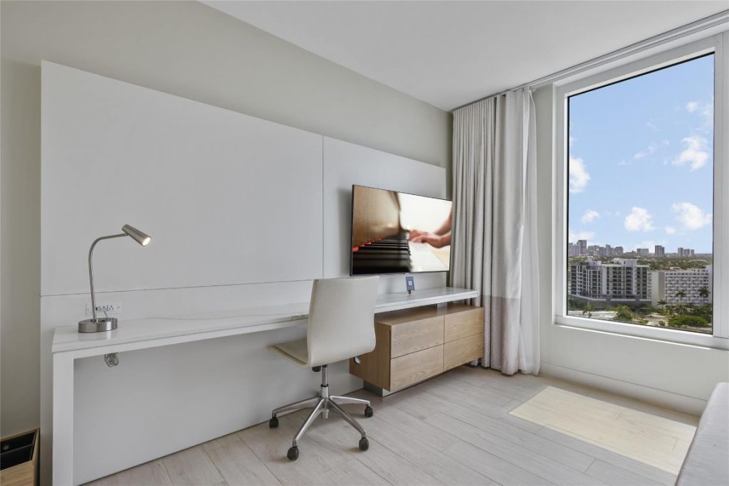 505 N Fort Lauderdale Bch Boulevard, Unit 1702, Fort Lauderdale, FL 33304 Photo