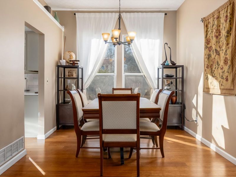 5227 Chaps Court, Columbus, OH 43221 Photo 9