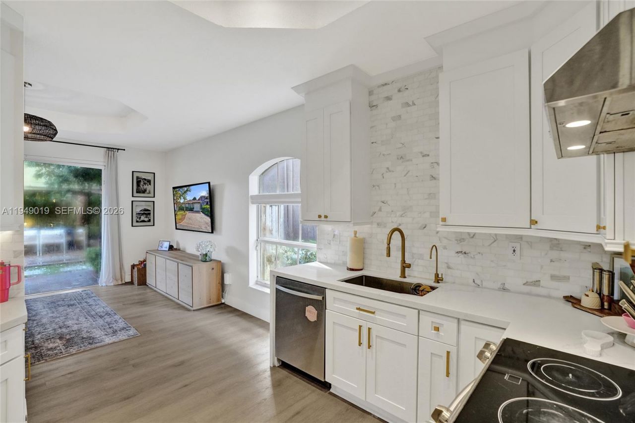 9046 SW 160th Ter, Palmetto Bay, FL 33157 Photo