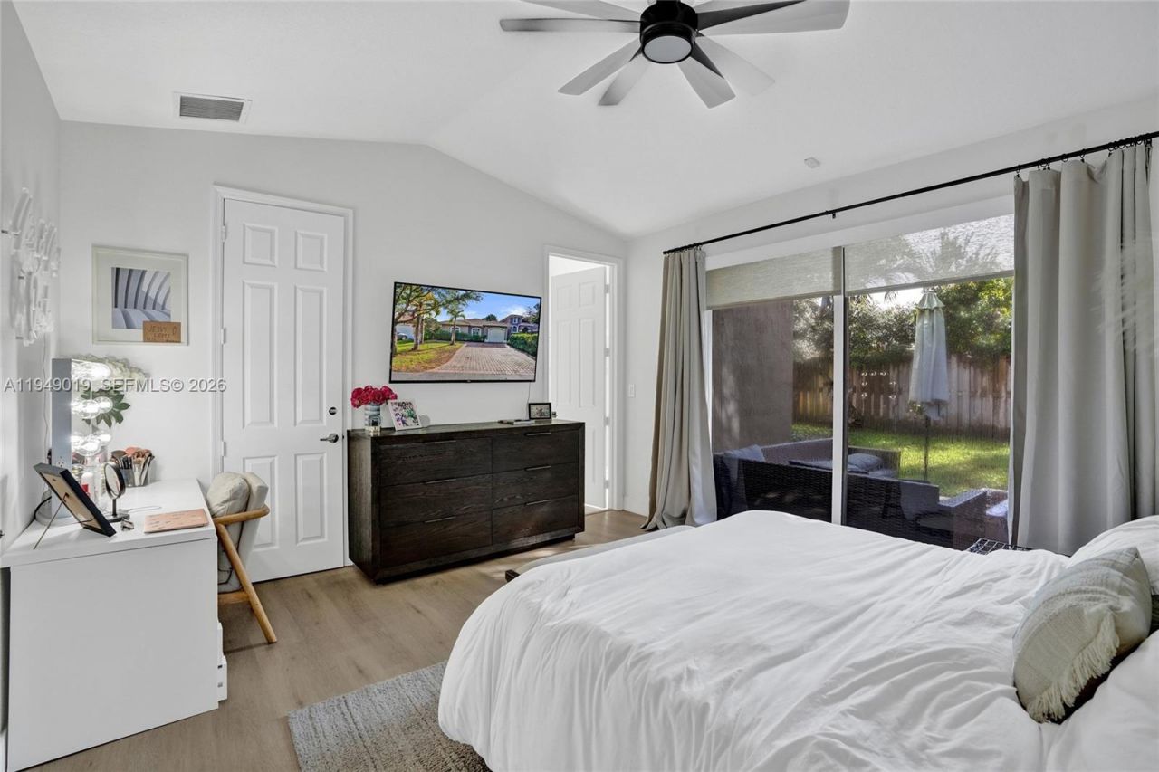 9046 SW 160th Ter, Palmetto Bay, FL 33157 Photo