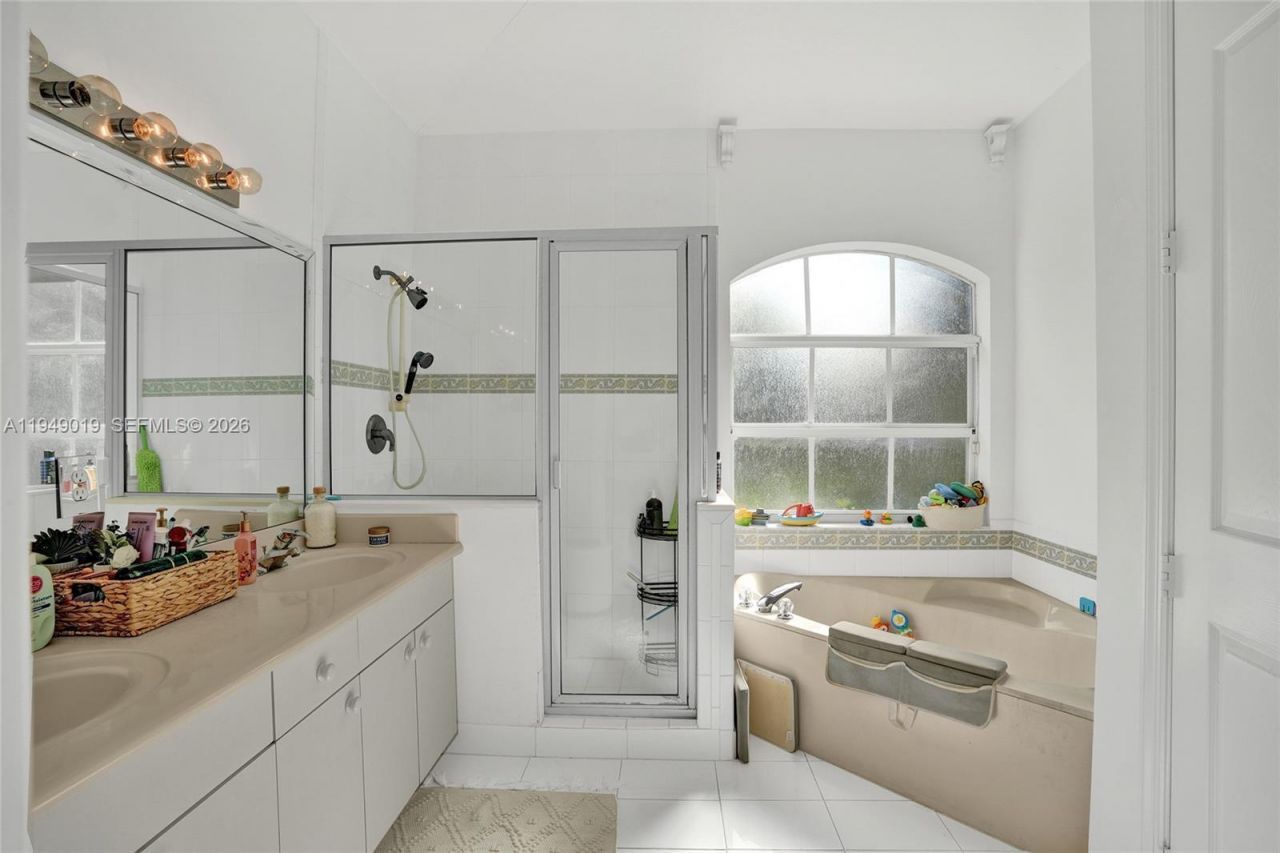 9046 SW 160th Ter, Palmetto Bay, FL 33157 Photo