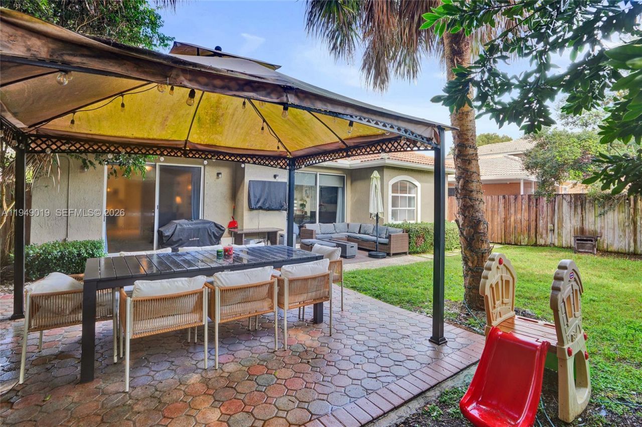 9046 SW 160th Ter, Palmetto Bay, FL 33157 Photo