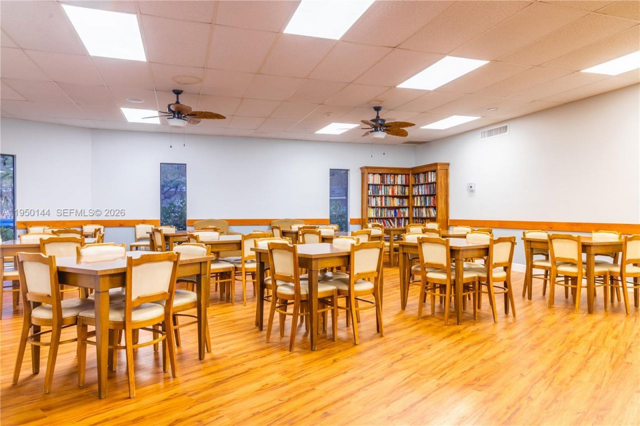 351 Cambridge Rd, Unit 107, Hollywood, FL 33024 Photo