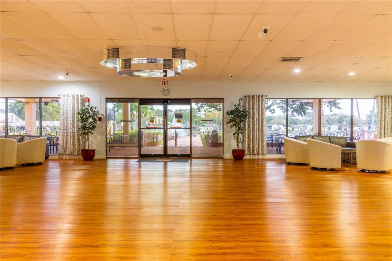 351 Cambridge Rd, Unit 107, Hollywood, FL 33024 Photo