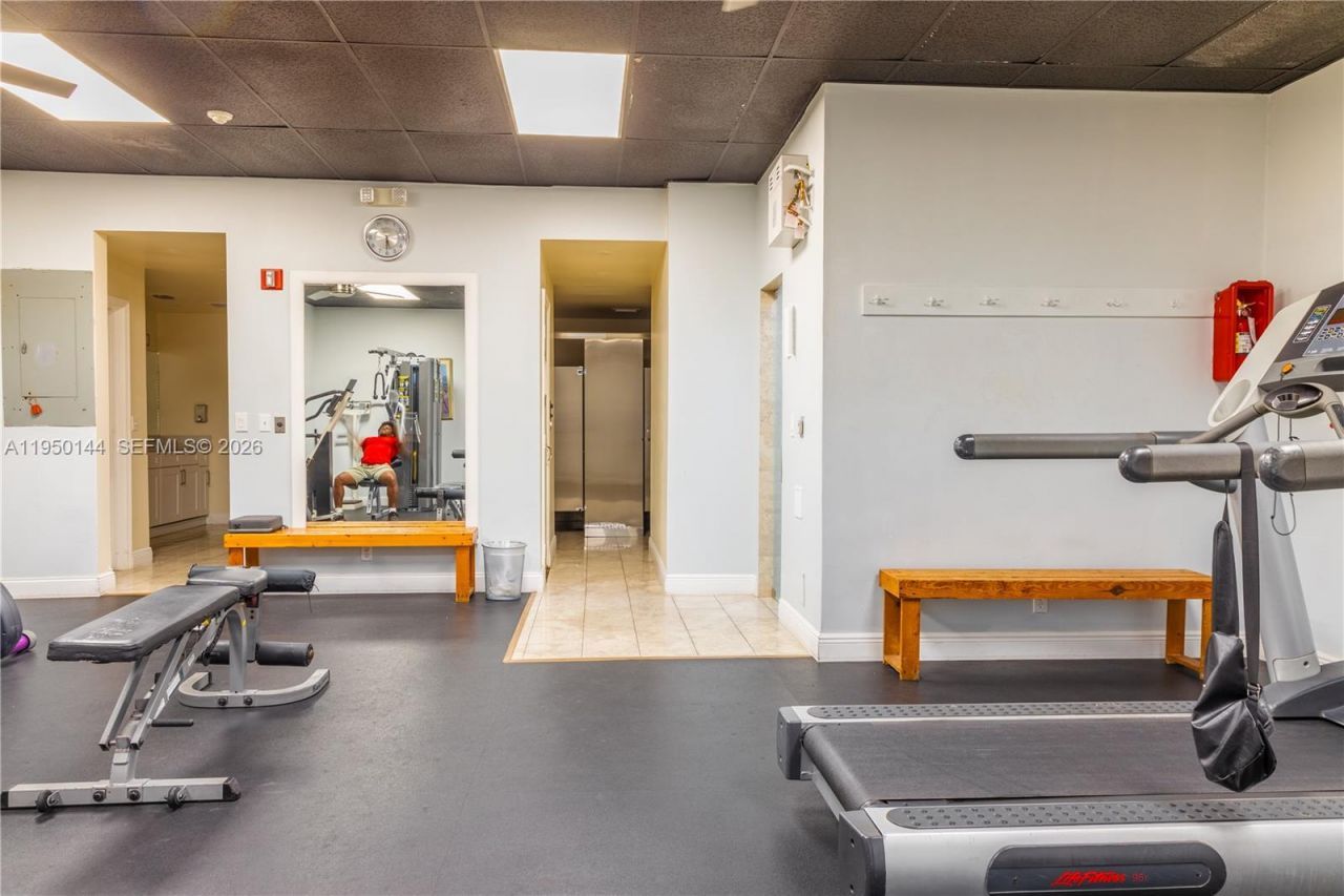 351 Cambridge Rd, Unit 107, Hollywood, FL 33024 Photo