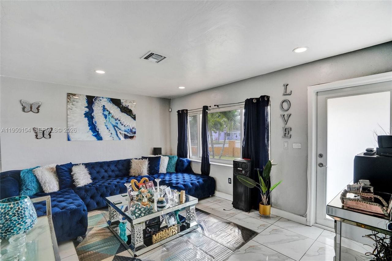 16001 NW 28th Pl, Miami Gardens, FL 33054 Photo