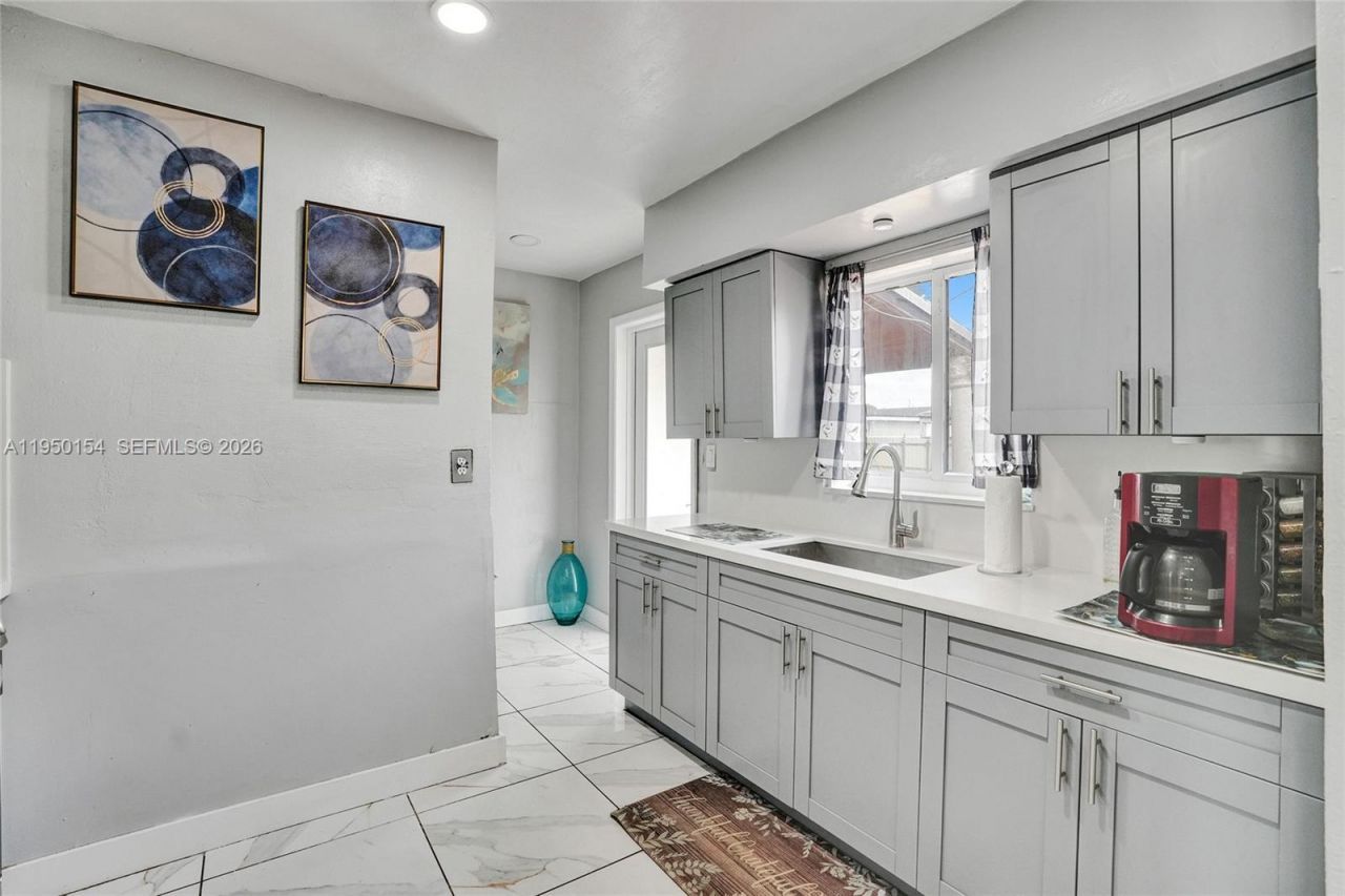 16001 NW 28th Pl, Miami Gardens, FL 33054 Photo