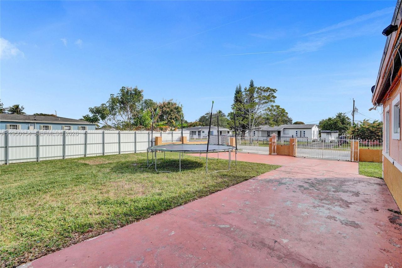 16001 NW 28th Pl, Miami Gardens, FL 33054 Photo