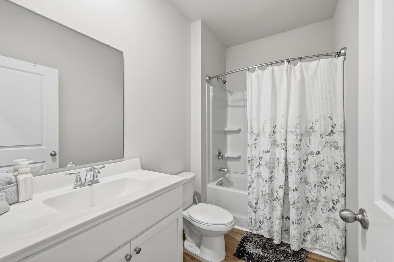 2521 Revolutionary Way Photo 18