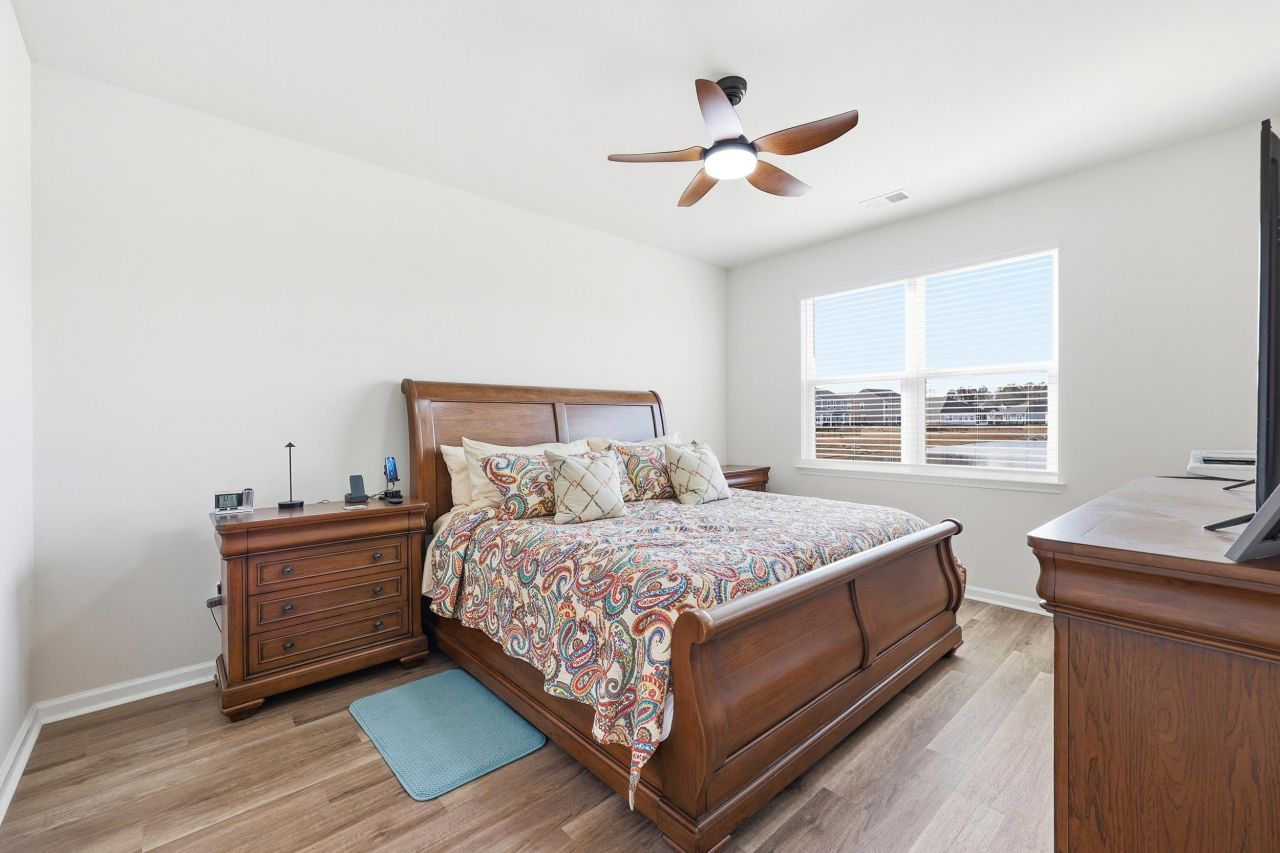 2521 Revolutionary Way Photo 22