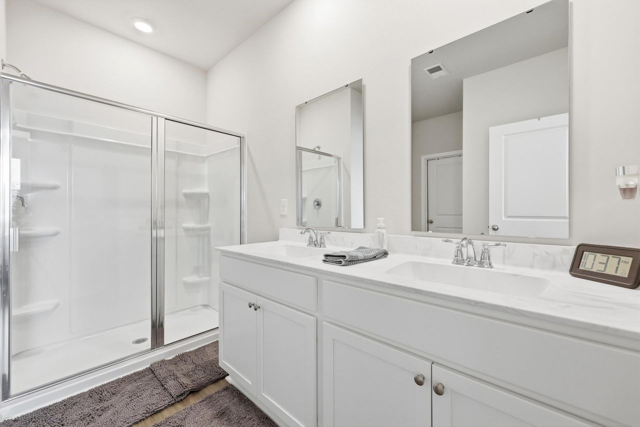 2521 Revolutionary Way Photo 25