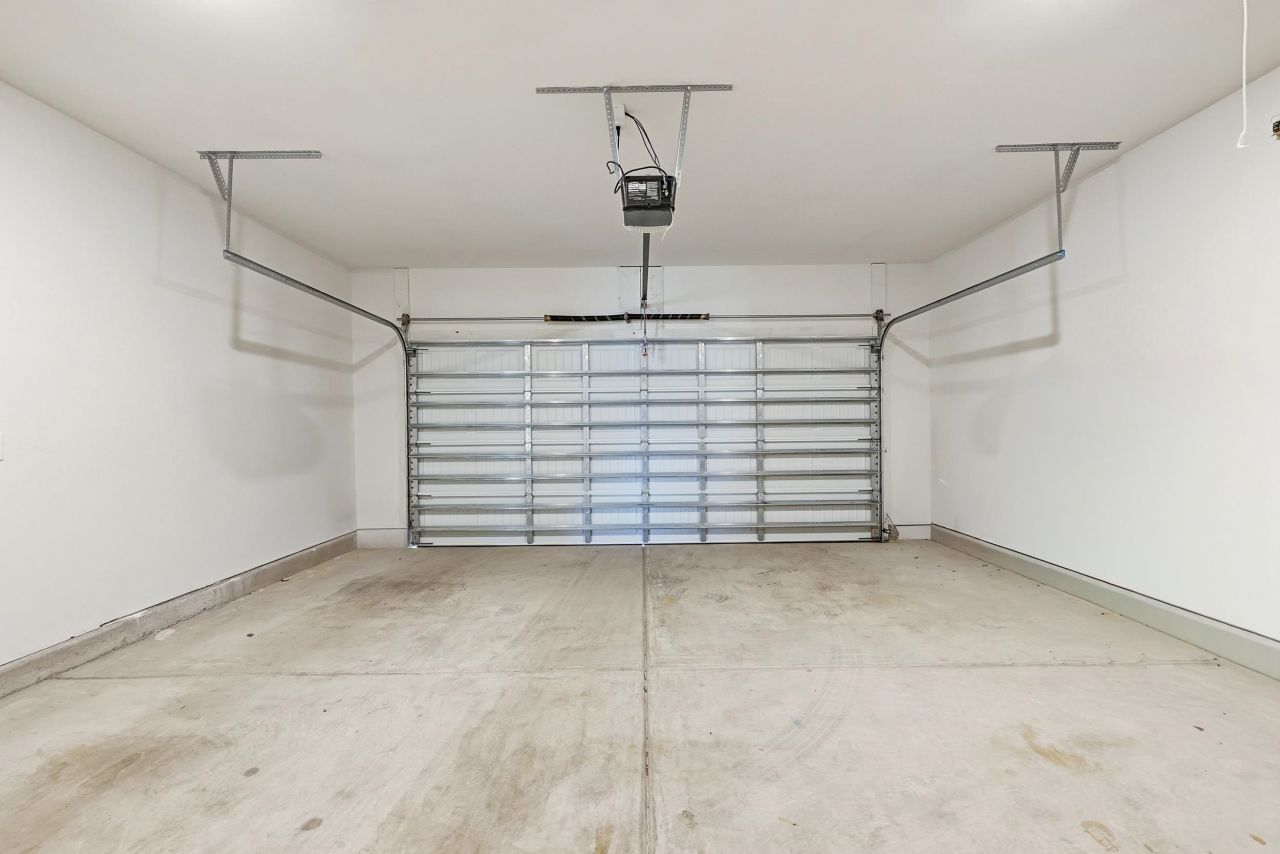 2521 Revolutionary Way Photo 27