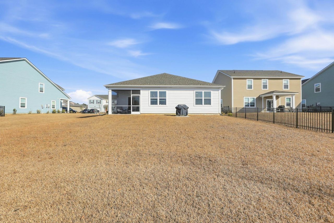 2521 Revolutionary Way Photo 31