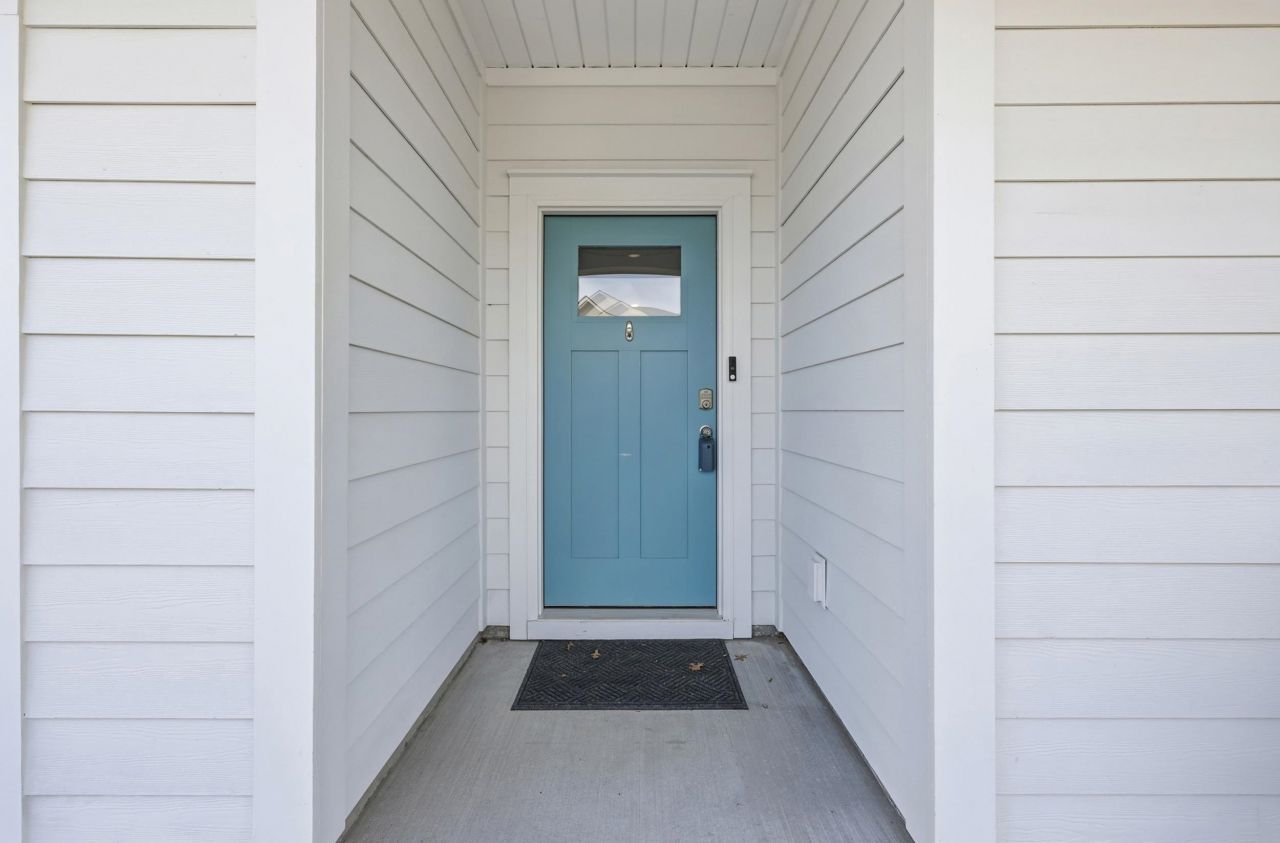 2521 Revolutionary Way Photo 5