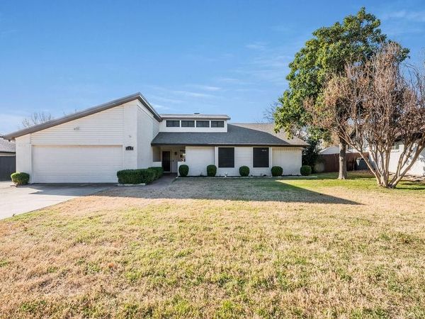 117 Haywood Drive, Benbrook, TX 76126
