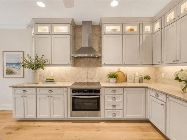 6777 Southern Oak CT, NAPLES, FL 34109