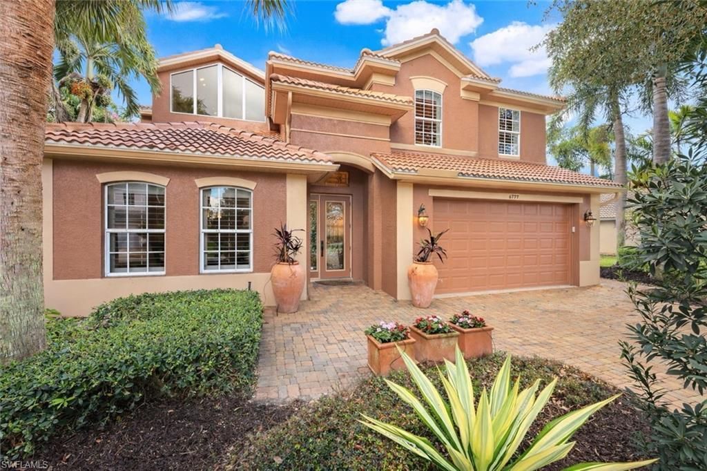 6777 Southern Oak Ct, Naples, FL 34109 Photo