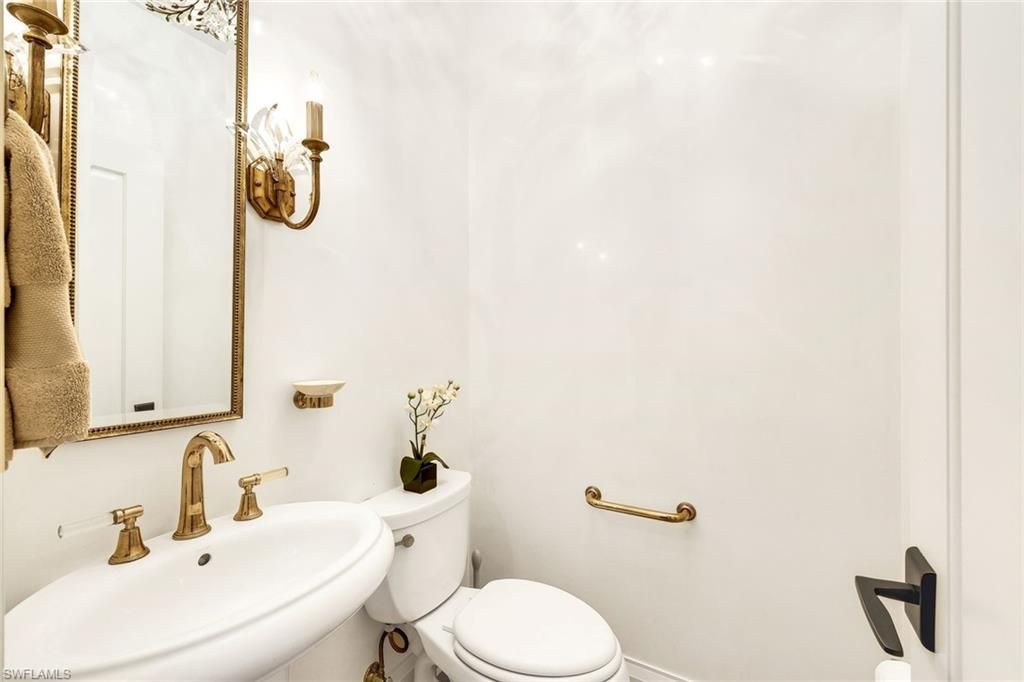 6777 Southern Oak Ct, Naples, FL 34109 Photo