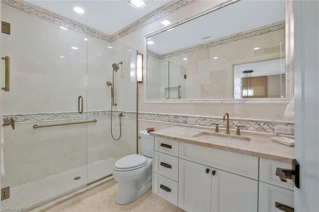 6777 Southern Oak Ct, Naples, FL 34109 Photo