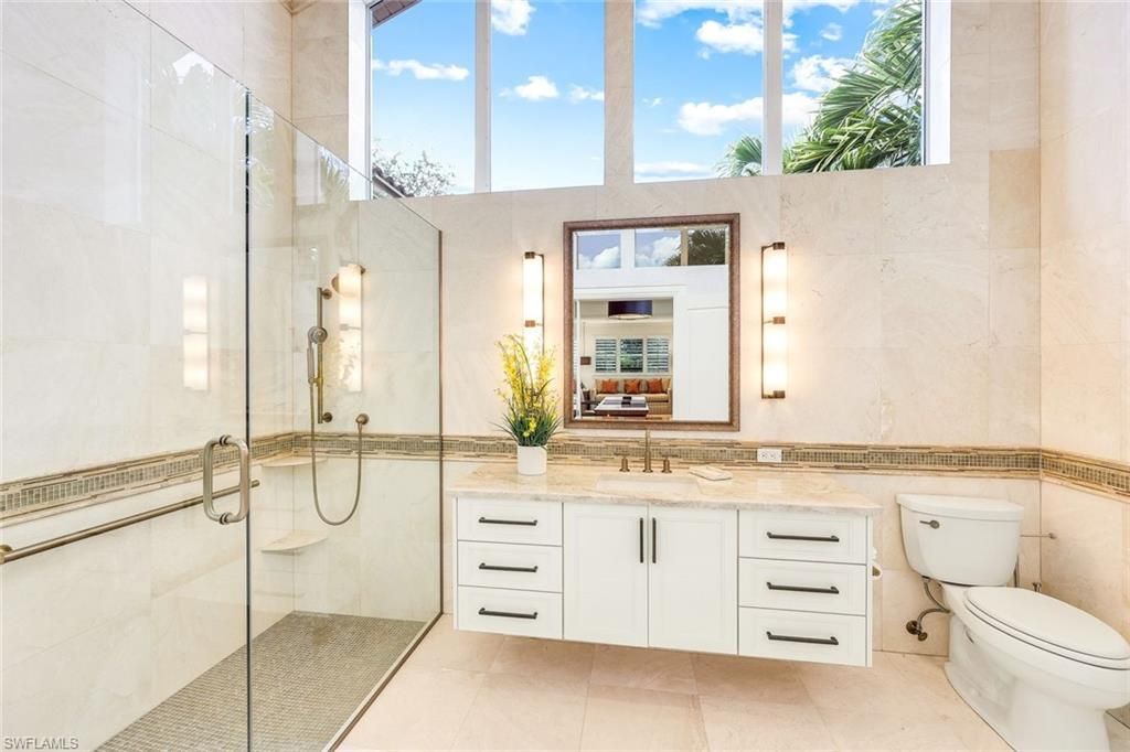 6777 Southern Oak Ct, Naples, FL 34109 Photo