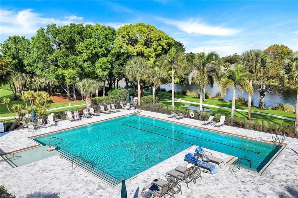 6777 Southern Oak Ct, Naples, FL 34109 Photo
