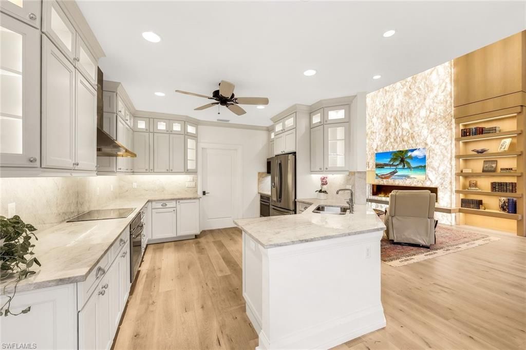 6777 Southern Oak Ct, Naples, FL 34109 Photo