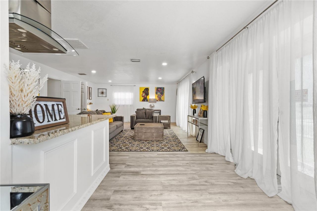 335 Debary Avenue, Debary, FL 32713 Photo