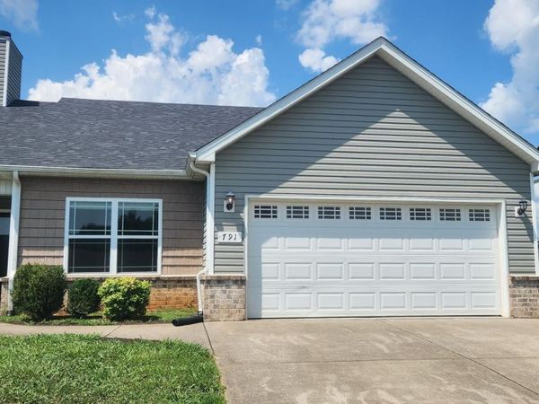 791 Sturdivant Dr, Clarksville, TN 37042