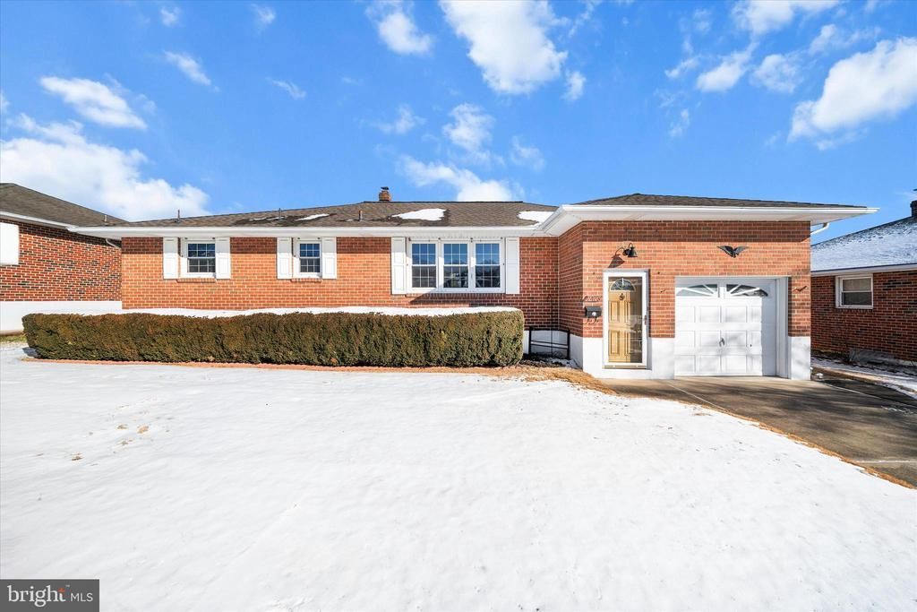 2423 W Parris Drive, Wilmington, DE 19808 Main Photo