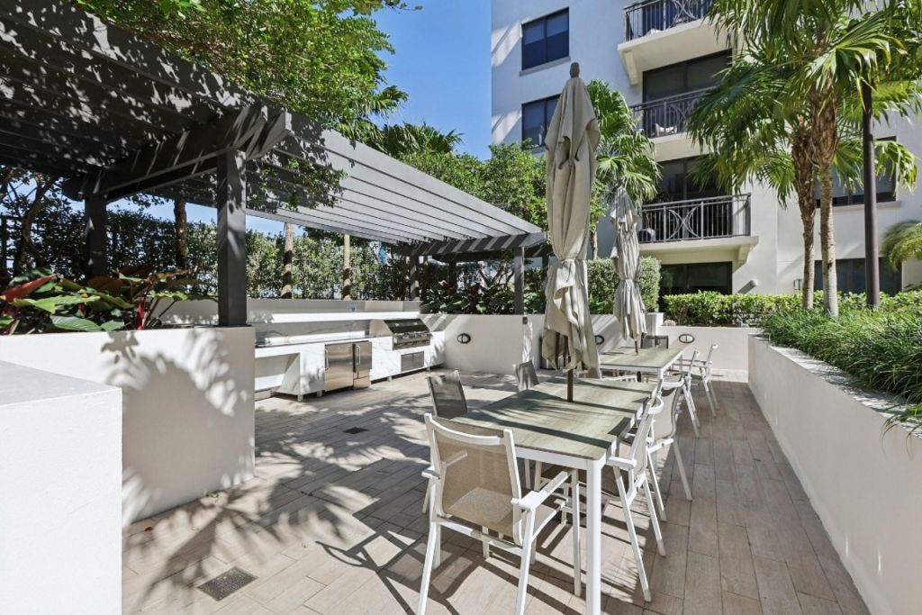 301 Altara Avenue, Unit 620, Coral Gables, FL 33146 Photo