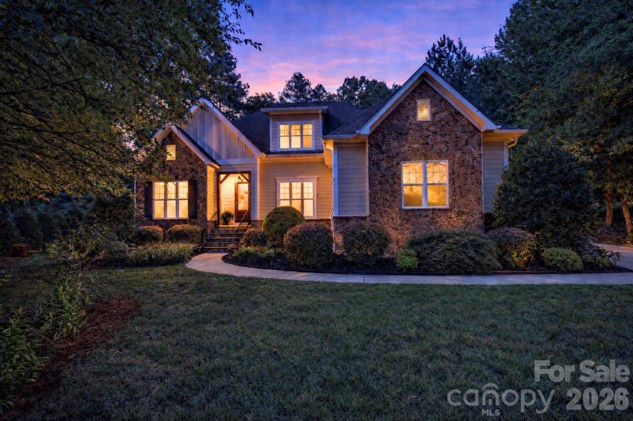 134 Lakeshore Hills Drive, Mooresville, NC 28117 Main Photo