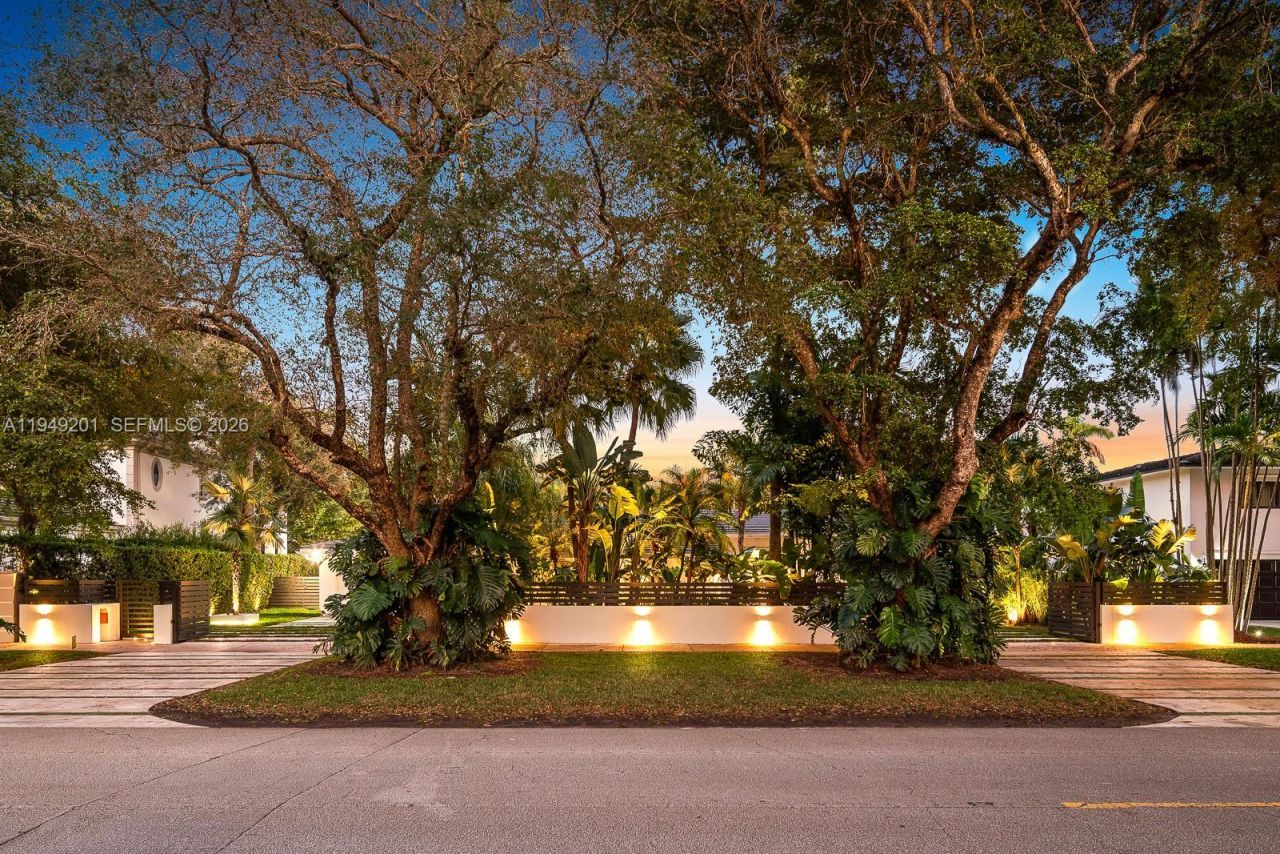 5907 Riviera Dr, Coral Gables, FL 33146 Photo