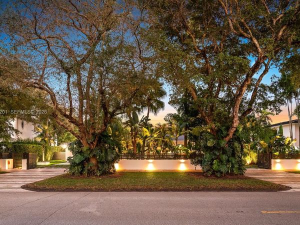 5907 Riviera Dr, Coral Gables, FL 33146