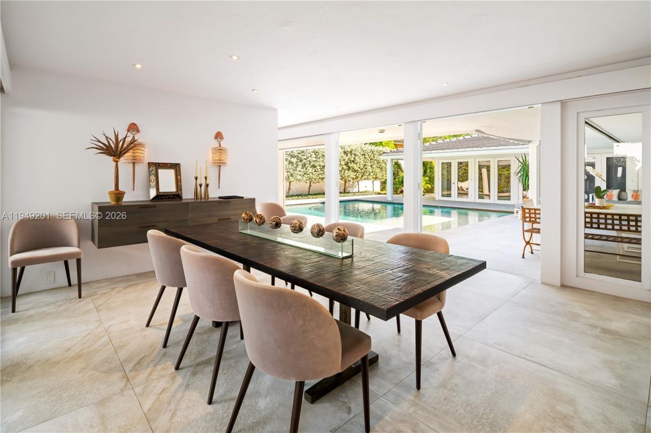 5907 Riviera Dr, Coral Gables, FL 33146 Photo