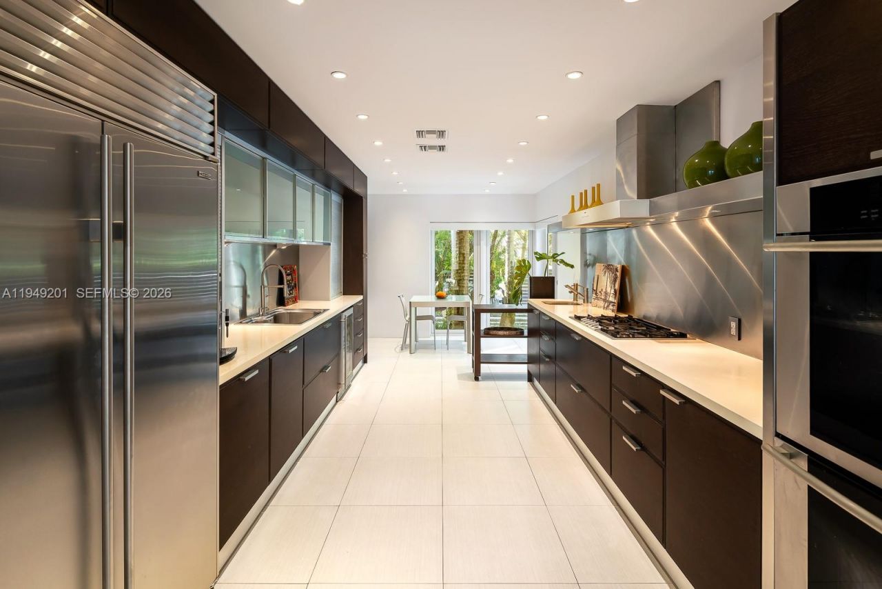 5907 Riviera Dr, Coral Gables, FL 33146 Photo