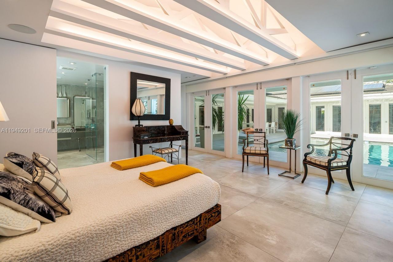 5907 Riviera Dr, Coral Gables, FL 33146 Photo