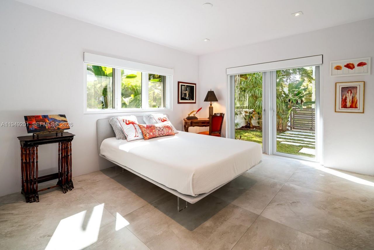 5907 Riviera Dr, Coral Gables, FL 33146 Photo